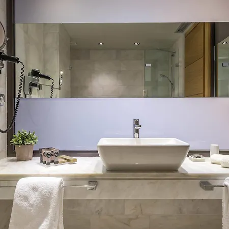 Esperos Palace Luxury & מלון קסטוריה
